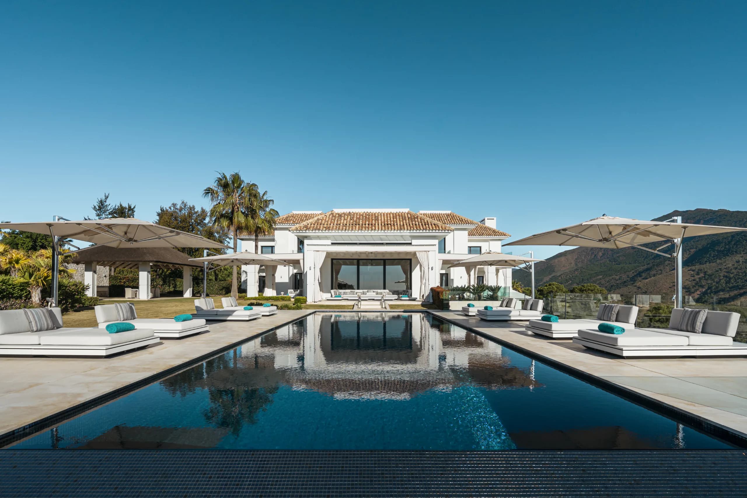 CASA VALENTINO