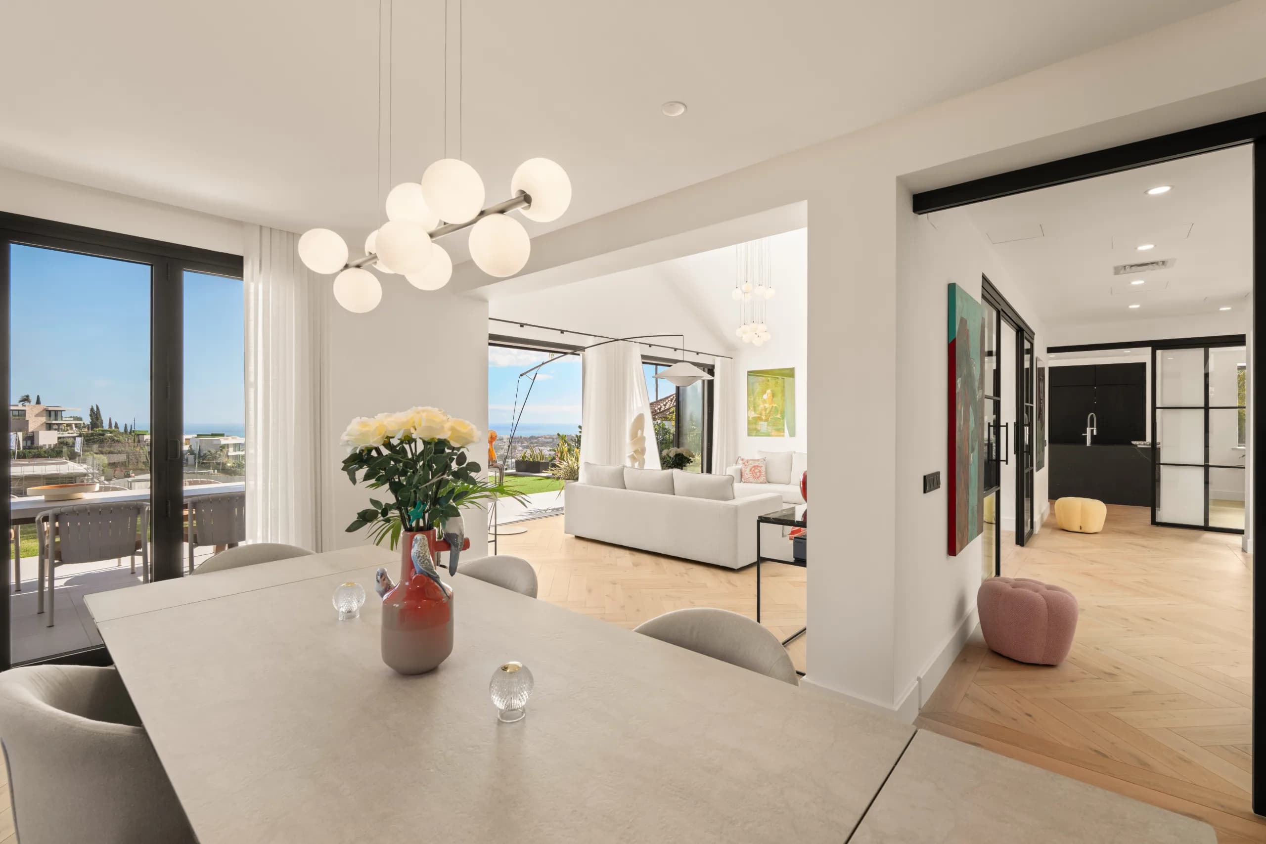 Fully Renovated Luxury Villa with Panoramic Sea and Mountain Views — Monte Halcones, Benahavís
